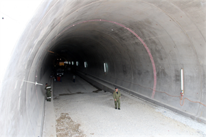 Tunnelroehre-betoniert2015